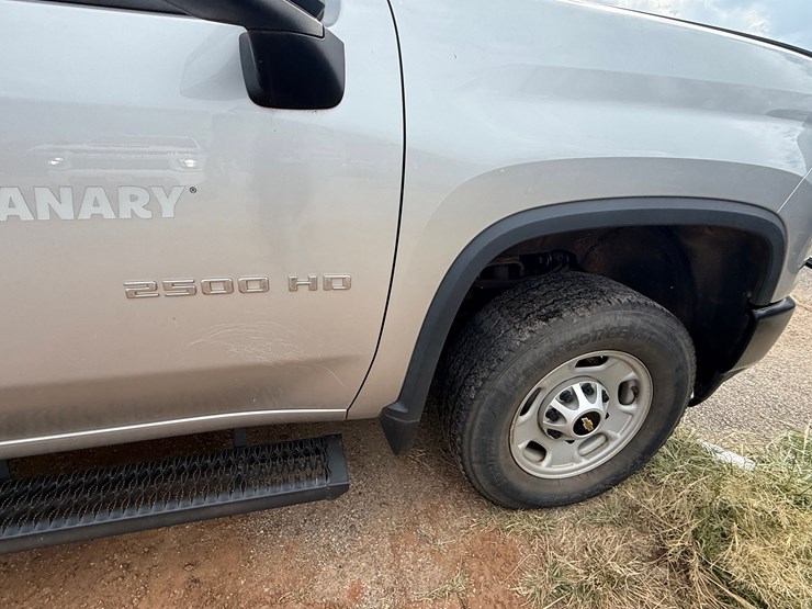 2021-chevrolet-silverado-2500hd-image-6