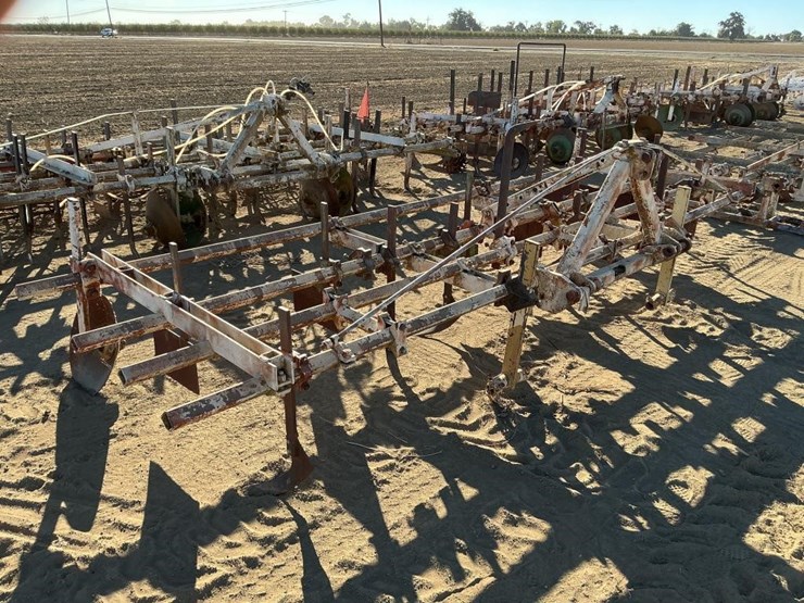 custom-3-pt-3-row-60"-cultivator-image-2