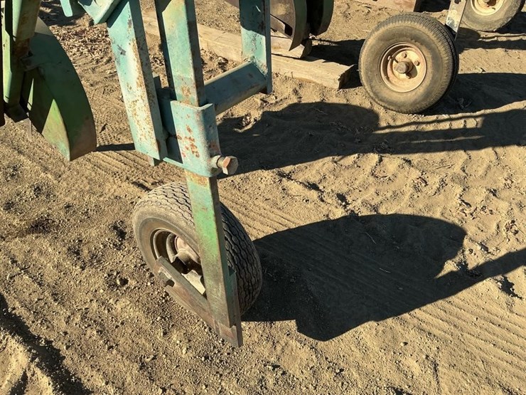 pickett-3-pt-3-row-60"-hyd.-vine-trimmer-image-13