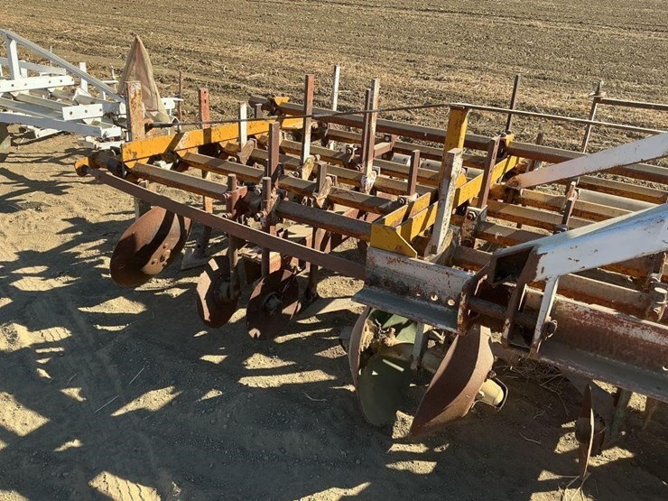 johnson-3-pt-3-row-60"-cultivator-image-9