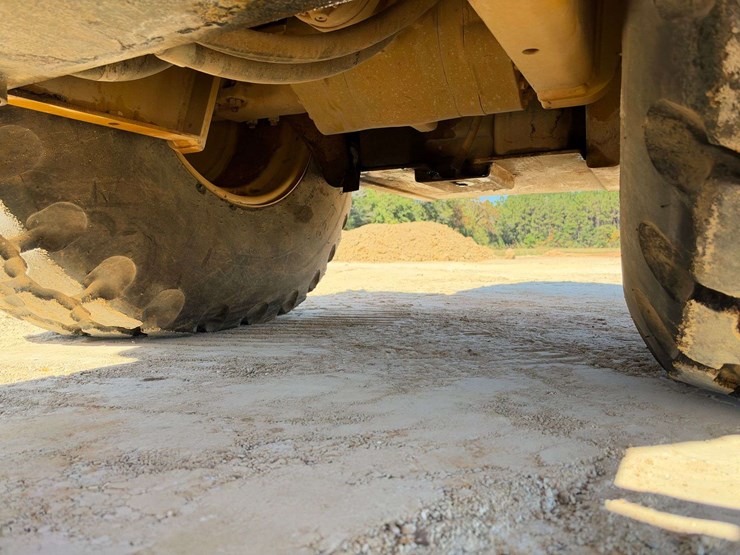 2016-caterpillar-cs54b-84”-vibratory-smooth-drum-compactor-(1,074-hours)-image-25