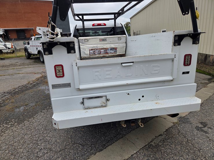 #5-•-2020-chevrolet-2500-service-truck-/-vin:-1gb0wle7xlf295314-/-74,095-miles-image-13