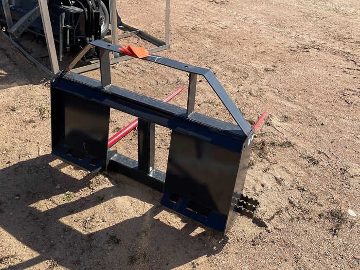 #4106-•-landhonor-bale-spear-frame-attachment-image-5