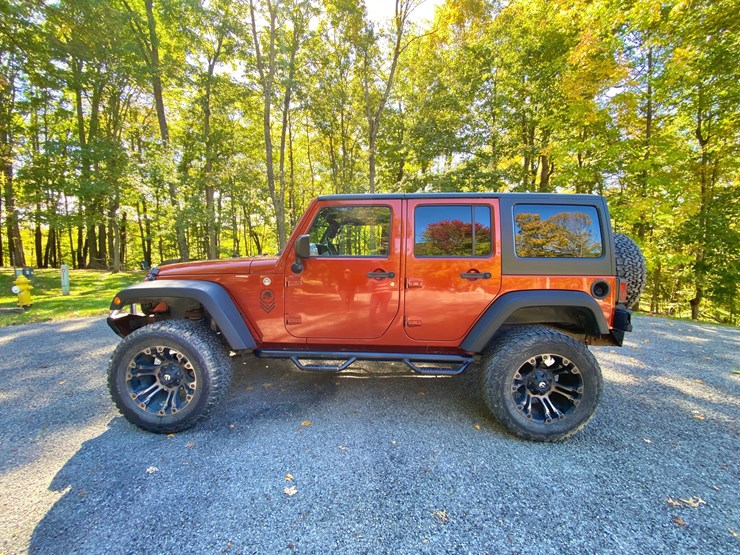 2014-jeep-wrangler-unlimited-image-2