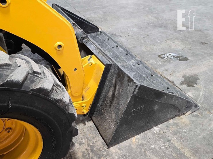 2005-caterpillar-236b-image-5