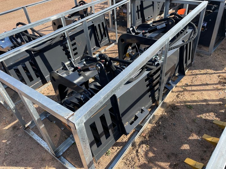 #4079-•-landhonor-72"-skeleton-hydraulic-grab-bucket-attachment-image-3