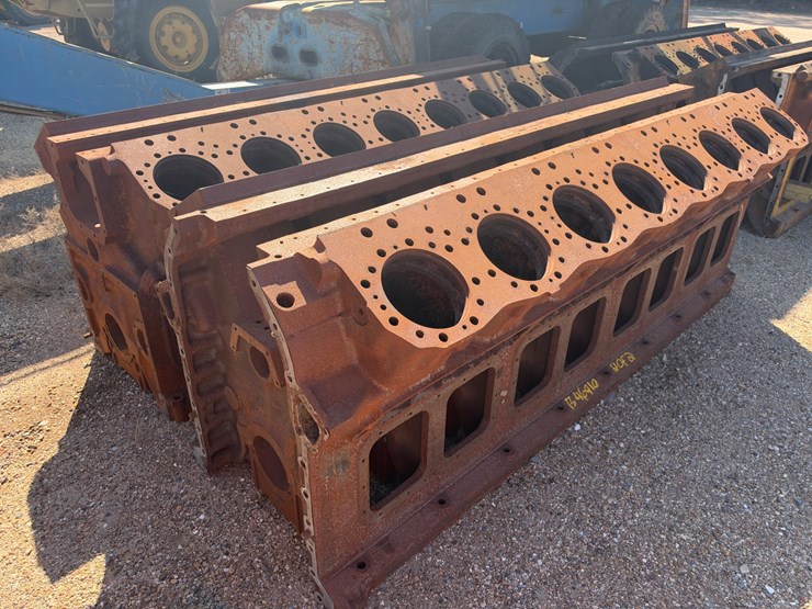 #46910-•-(2)-16-cylinder-engine-blocks-image-4