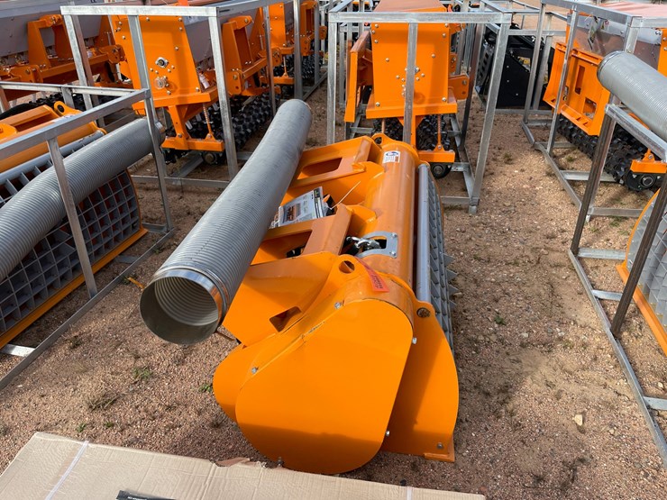 #4066-•-landhonor-double-discharge-concrete-mixer-attachment-image-6