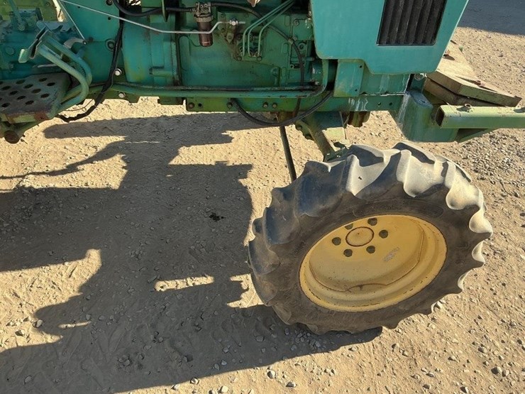 john-deere-1050-tractor,-mfwd-image-13