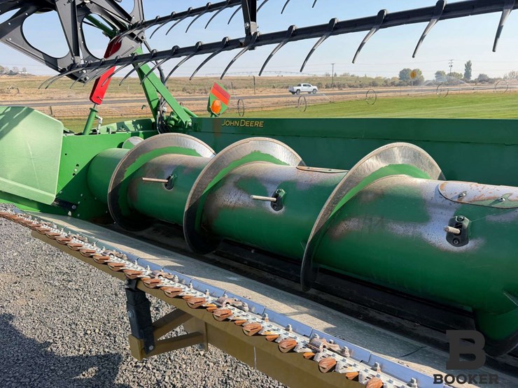 2021-john-deere-635f-header-image-37