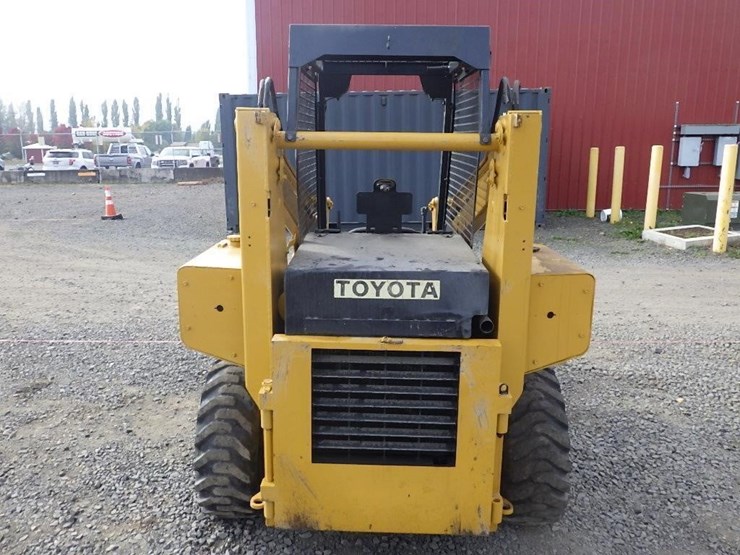 toyota-sdk8-skid-steer-loader-image-4