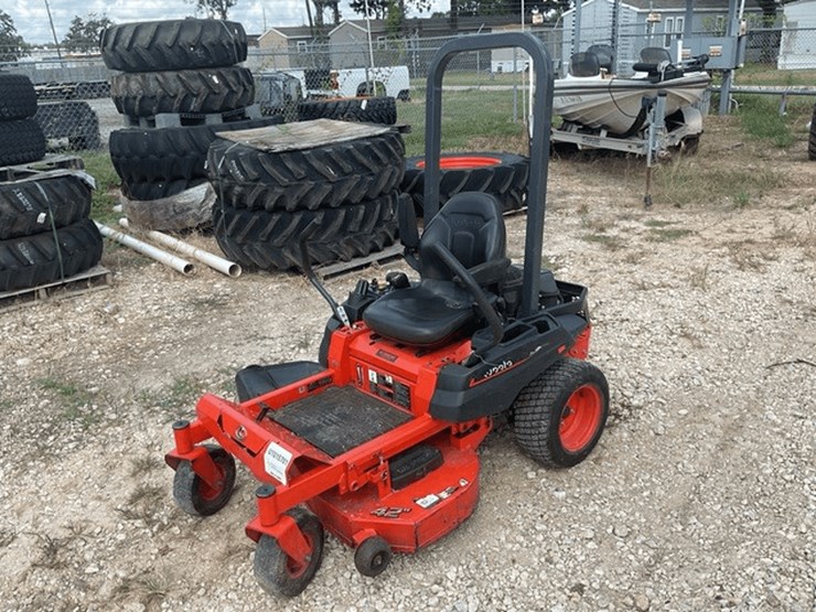 2025-kubota-z232kw-42-zero-turn-lawn-mower-image-1