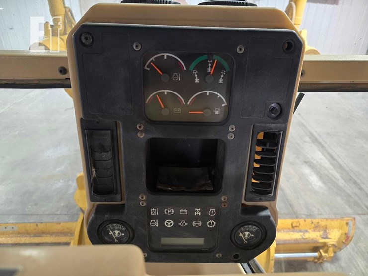 2004-caterpillar-143h-image-20