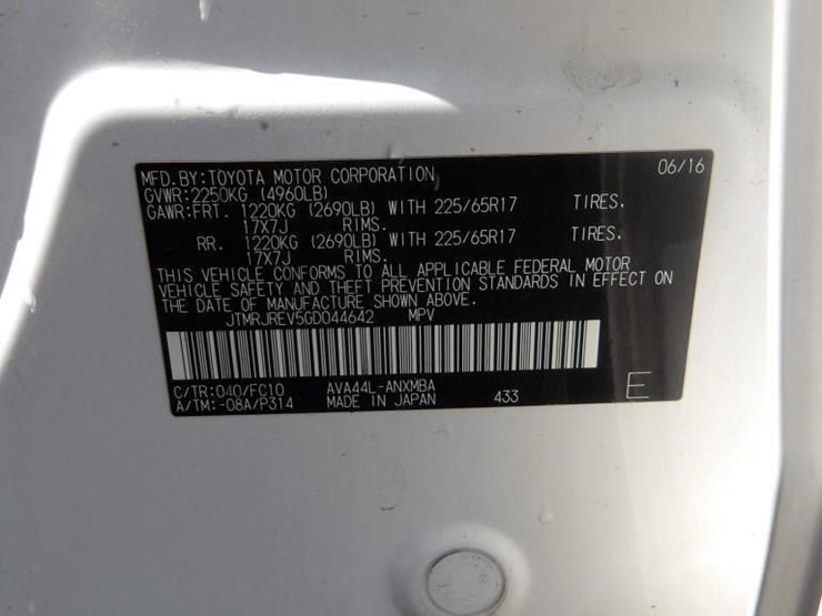 2016-toyota-rav4-xle-image-27