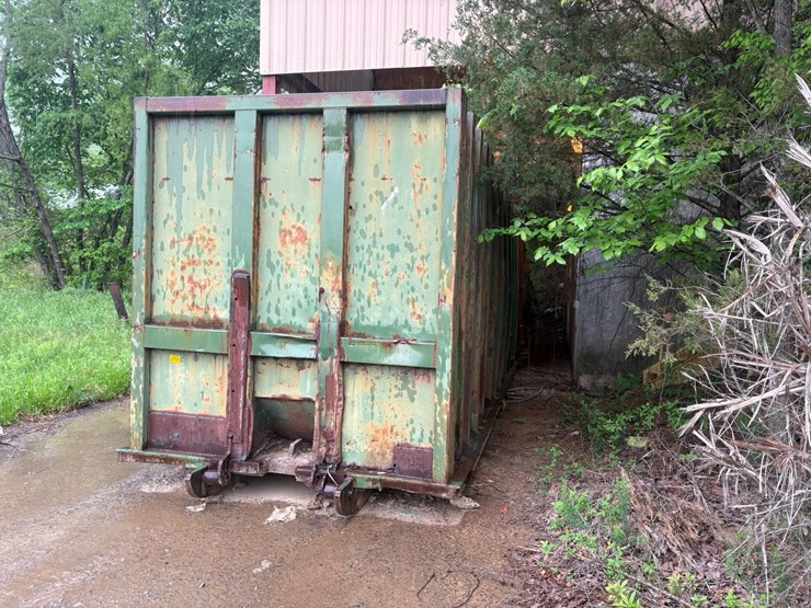 #42224-•-trash-compactor-image-2