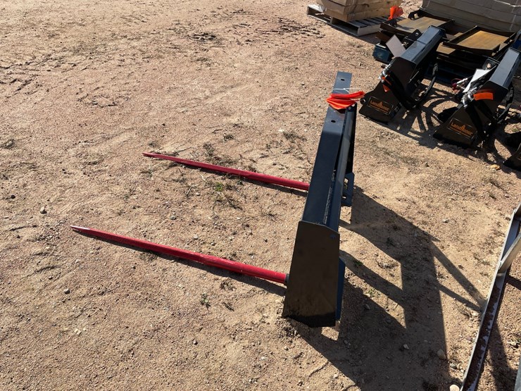 #4107-•-landhonor-bale-spear-frame-attachment-image-3