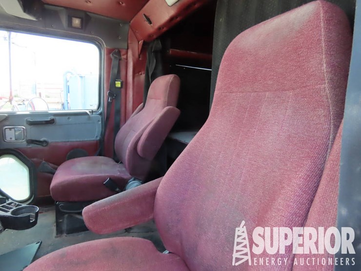 2012-western-star-4900-t/a-truck-tractor-w/sleeper-image-9