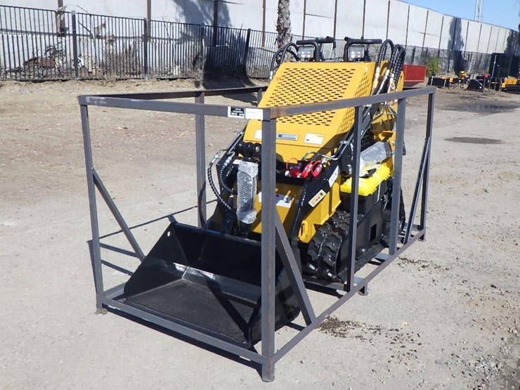 2026-agt-mx-crt23-skid-steer-track-loader-image-1