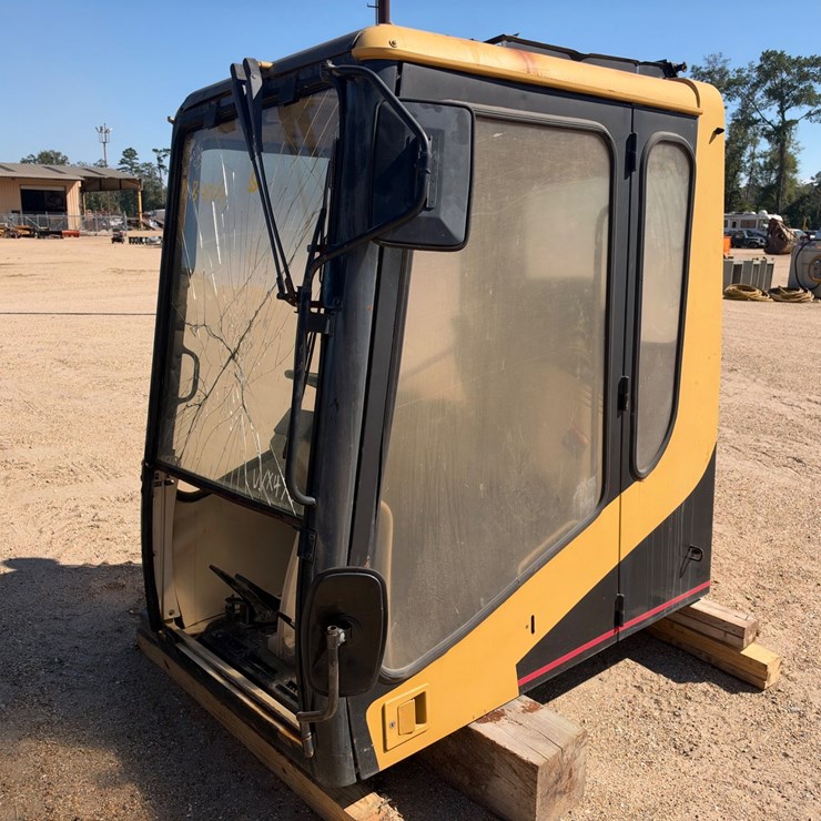 #41544 • ENCLOSED CAB FOR CAT M318