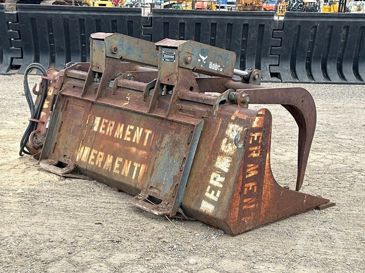 bobcat-66-inch-industrial-grapple-bucket-image-3