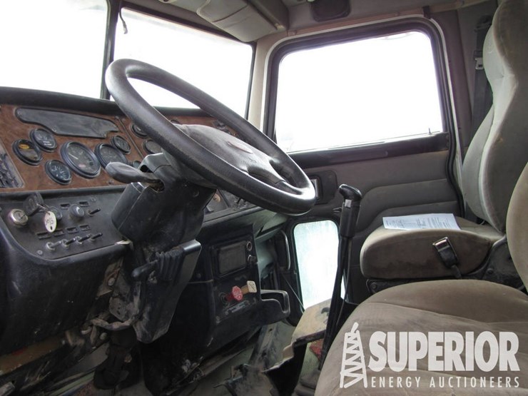 2005-peterbilt-378-t/a-day-cab-haul-truck-image-7
