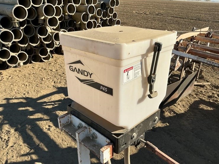 gandy-p45-3-pt-3-row-60"-hyd.-baiter-bar-image-8