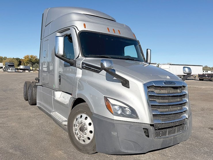 2022-freightliner-cascadia126-image-1