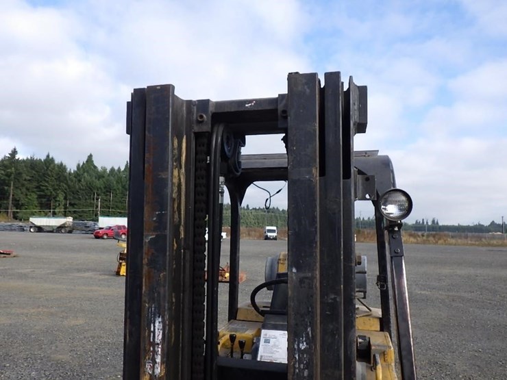 caterpillar-t70d-forklift-image-11