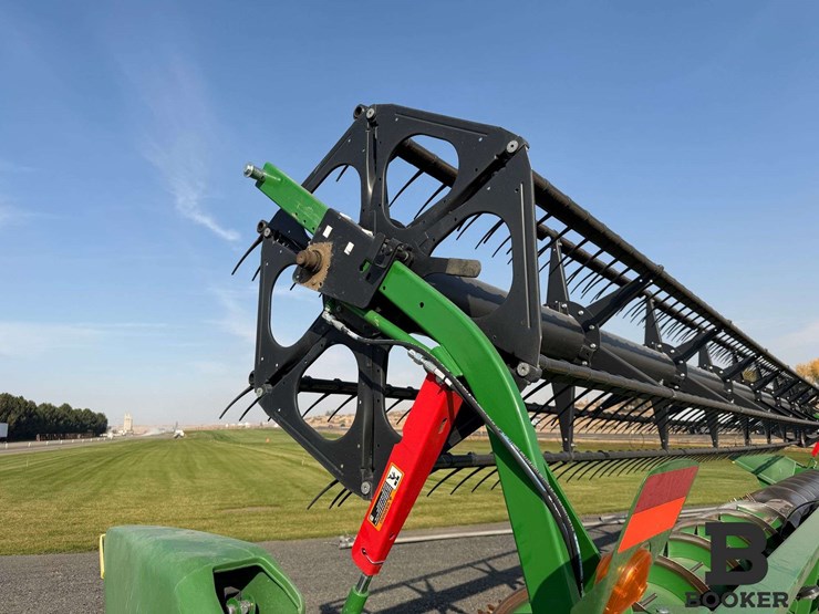 2021-john-deere-635f-header-image-11