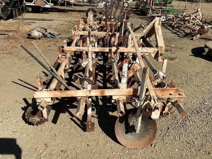 custom-3-pt-3-row-60"-cultivator-image-6