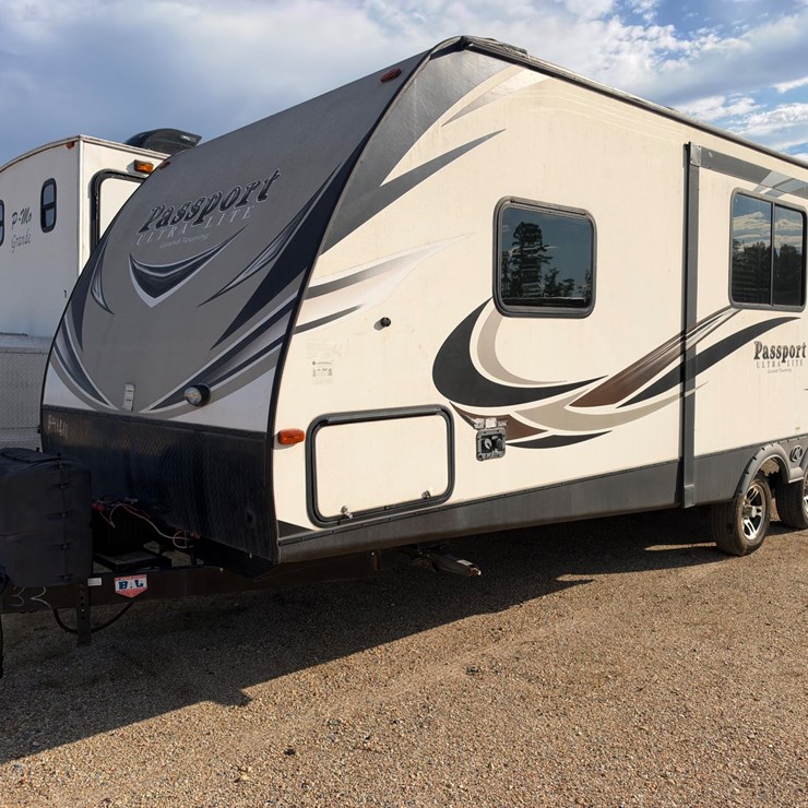 #41611 • KEYSTONE MOBILE CAMPER