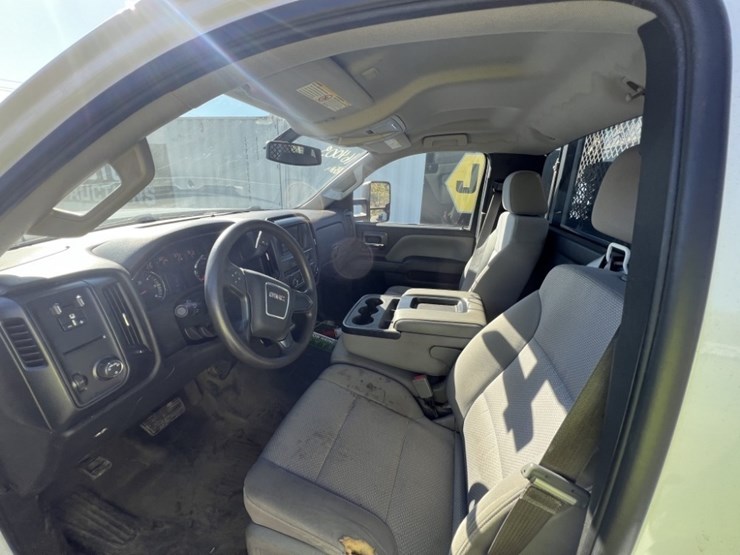 2016-gmc-sierra-2500-image-13