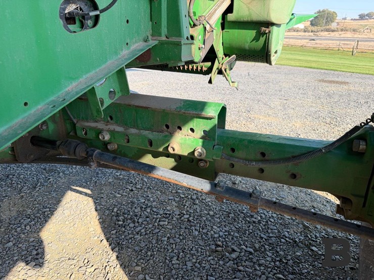 2012-john-deere-s670-combine-image-49