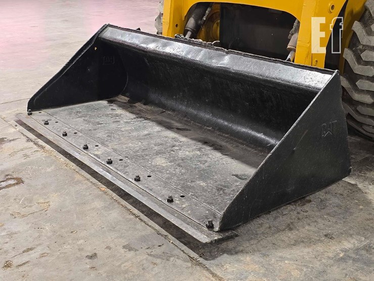 2005-caterpillar-236b-image-3