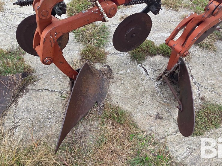 international-720-plow-image-10
