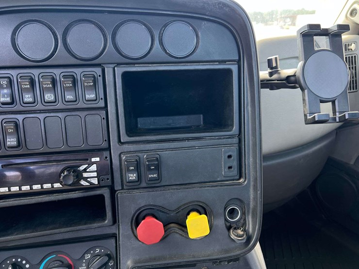 2016-international-prostar+-122-tandem-axle-day-cab-truck-tractor-–-cummins-isx15-diesel-(530,432-mi-image-19