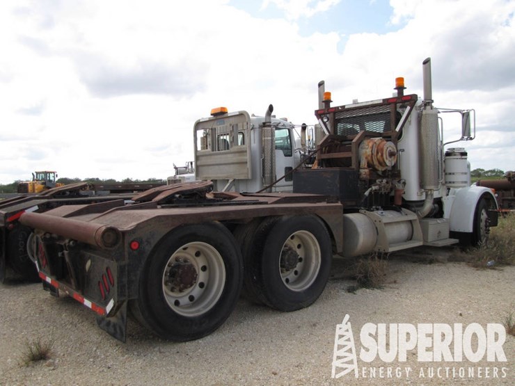 2005-peterbilt-378-t/a-day-cab-road-winch-truck-image-4