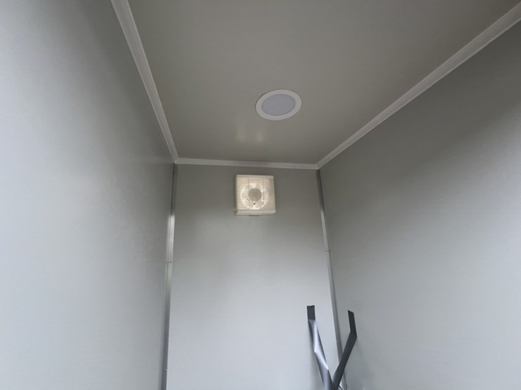 2026-bastone-double-stall-portable-toilet-image-10
