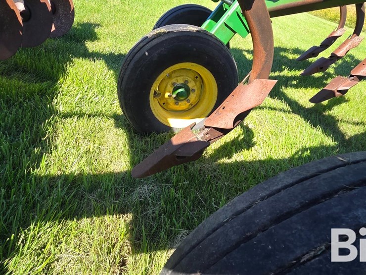 2010-john-deere-2700-mulch-ripper-image-13