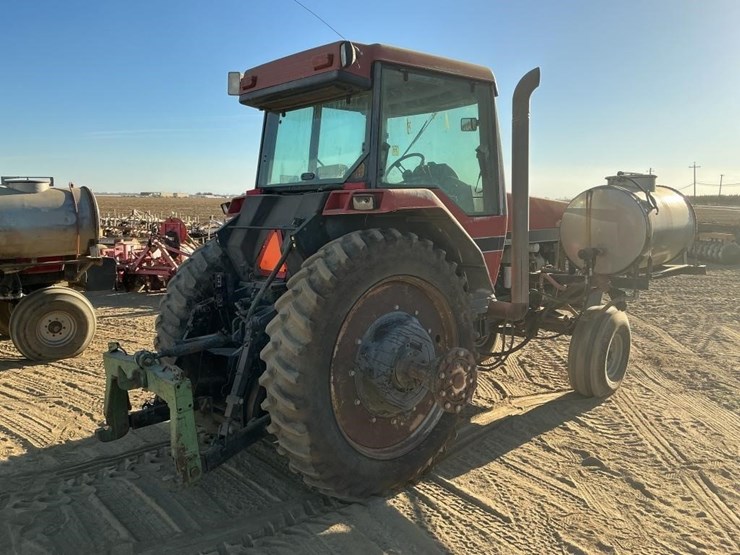 case-ih-7220-tractor-image-6