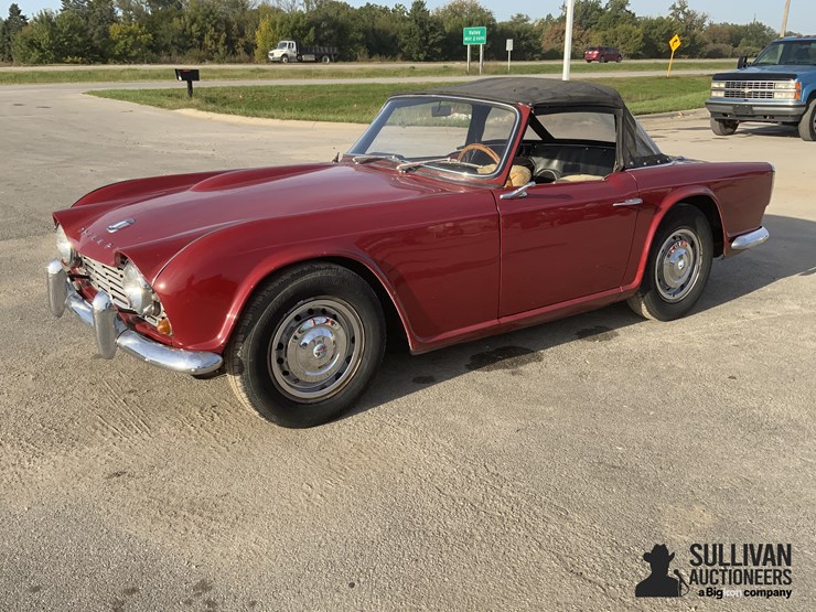 1964-triumph-tr4-2-door-convertible-image-1