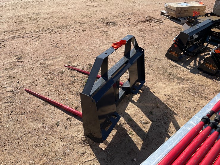 #4103-•-landhonor-skid-steer-bale-spear-attachment-image-4
