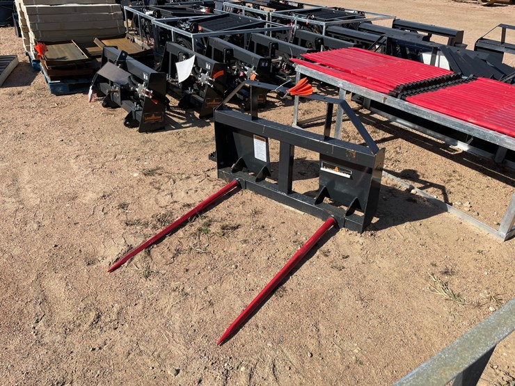 #4107-•-landhonor-bale-spear-frame-attachment-image-1