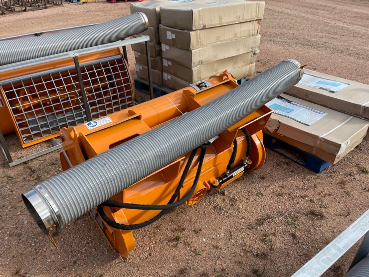 #4066-•-landhonor-double-discharge-concrete-mixer-attachment-image-4