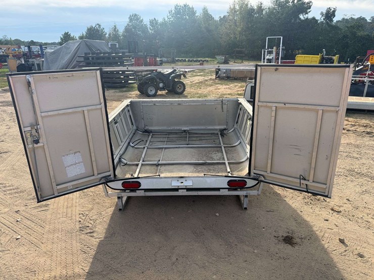 commercial-aluminum-truck-cap-/-topper-dcu-series-image-9