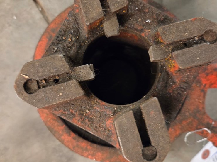 #68-•-rigid-pipe-threader-image-1