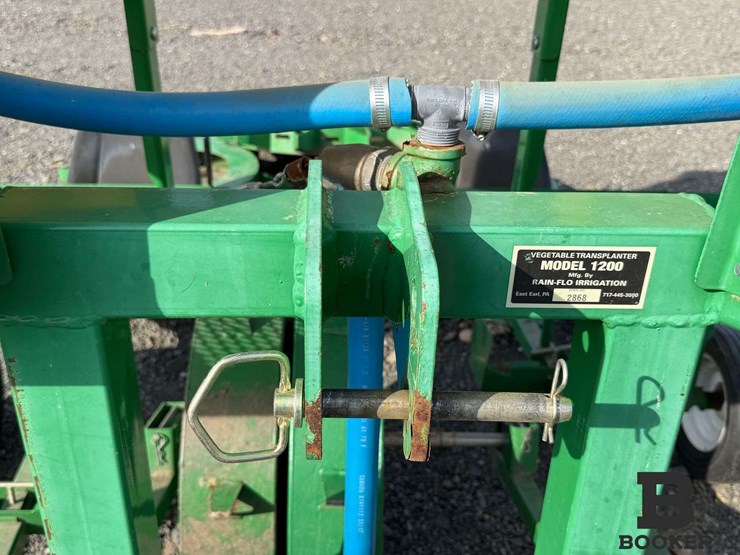 rain-flo-model-1200-2-row-vegetable-transplanter-image-6