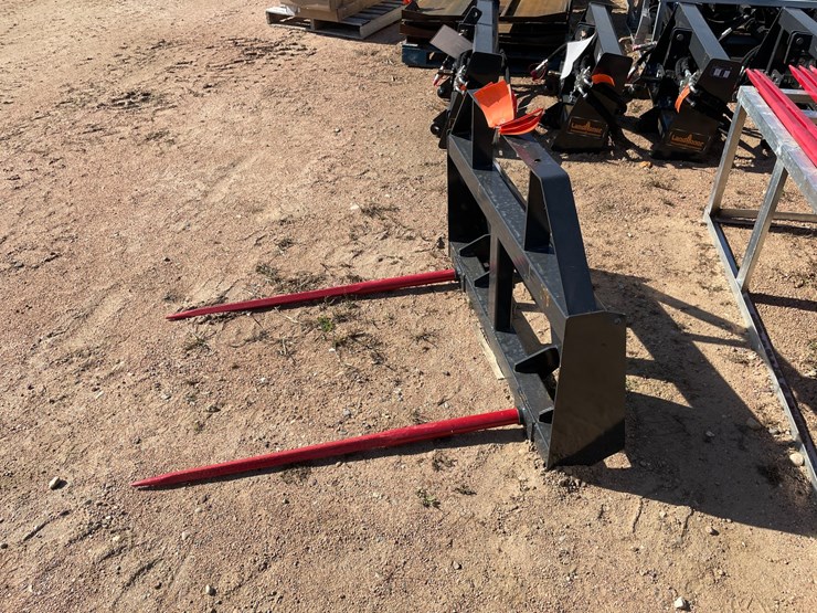 #4102-•-landhonor-skid-steer-bale-spear-attachment-image-2