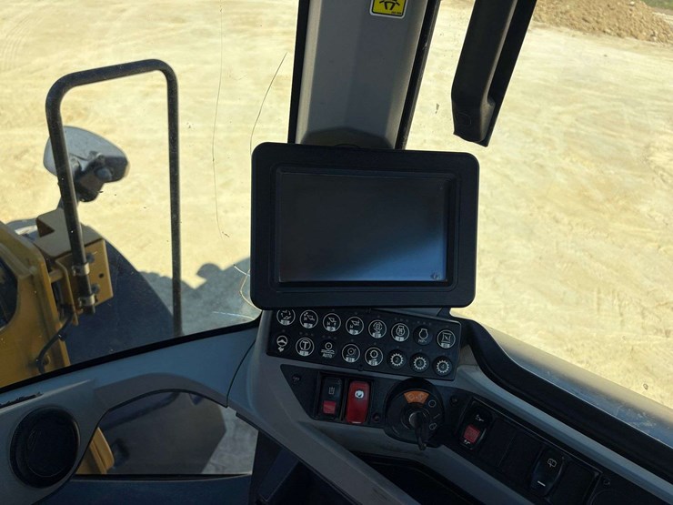 2018-caterpillar-930-r/t-wheeled-loader-(5,129-hours)-image-16