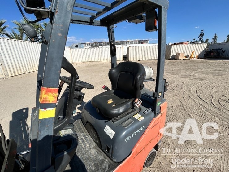 toyota-8fgcu18-forklift,-3,500#,-80'-mast,-3-stage,-189"-lift,-lpg,-canopy,-solid-tires.-image-6